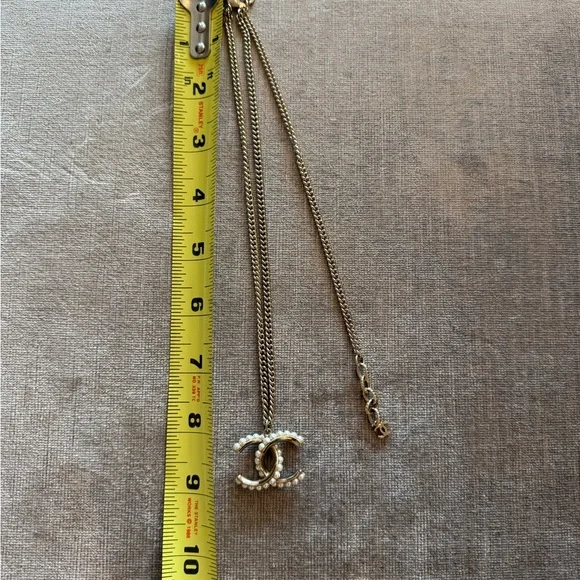 Authentic Chanel CC Faux Pearl Necklace Gold Tone - Picture 9 of 12